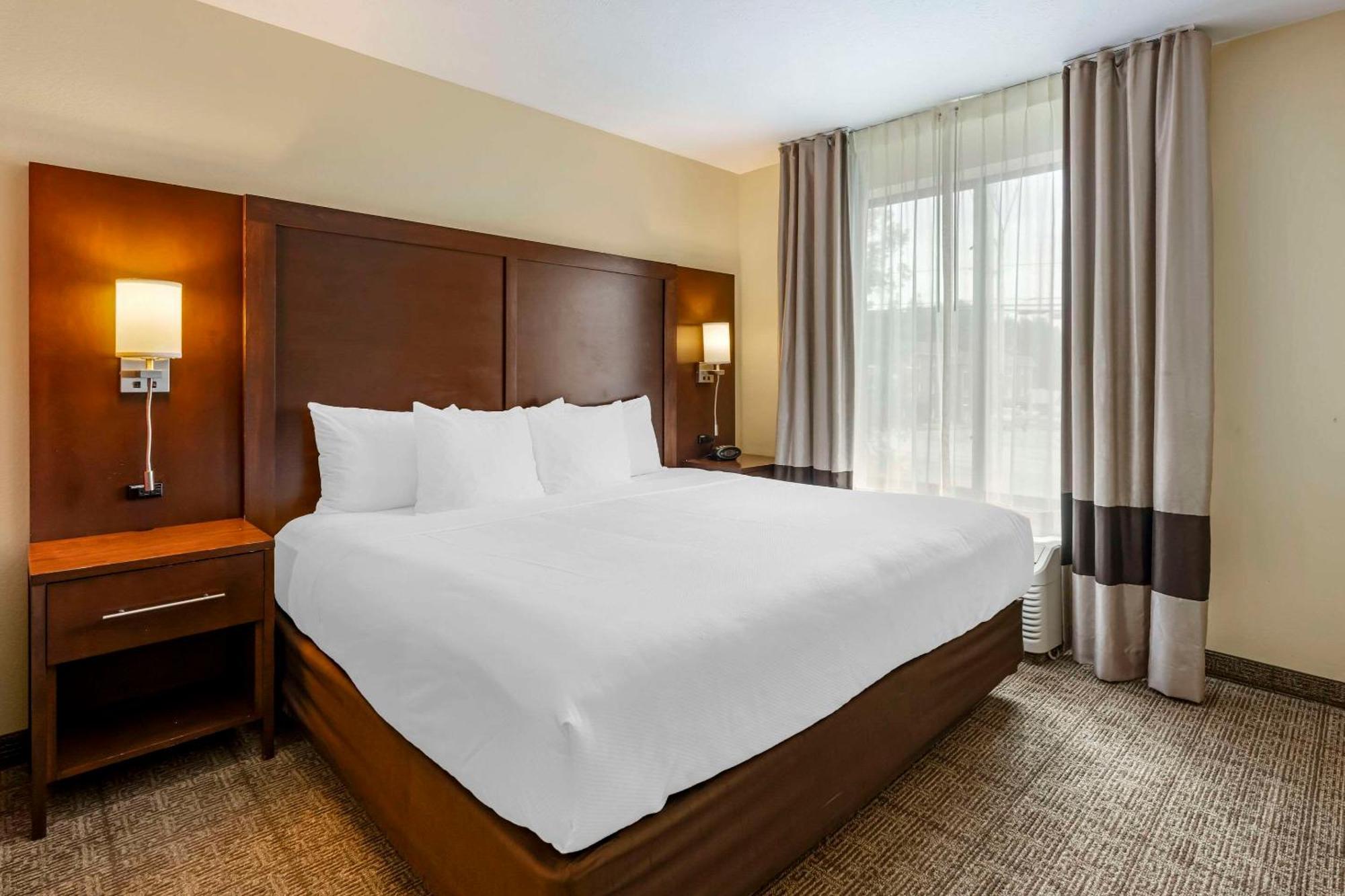 คอมฟอร์ต สวีท อีสต์ Hotel ลินคอล์น ภายนอก รูปภาพ