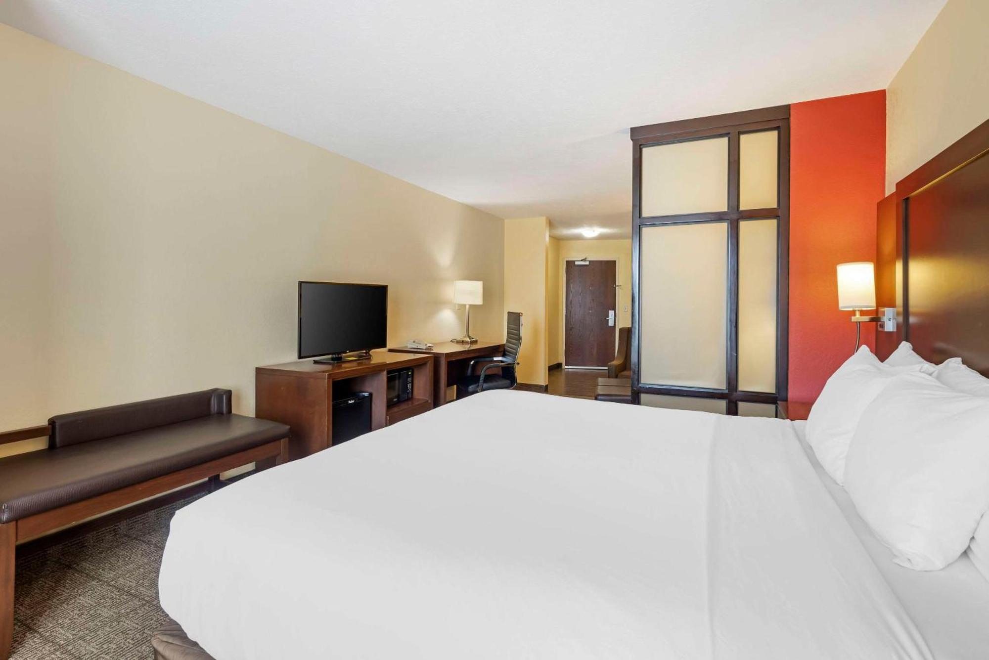 คอมฟอร์ต สวีท อีสต์ Hotel ลินคอล์น ภายนอก รูปภาพ